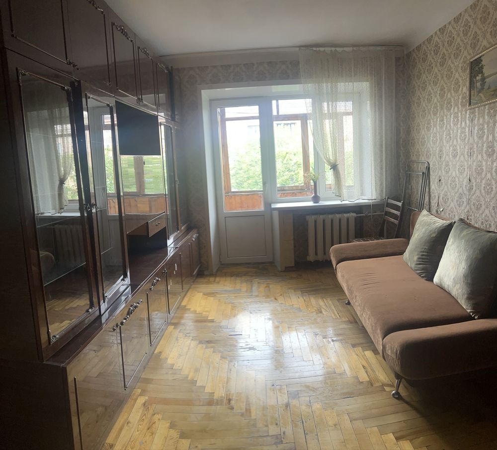 Квартира в аренду 900 грн сутки центр города ( ТЦ Украина ) Возн.район