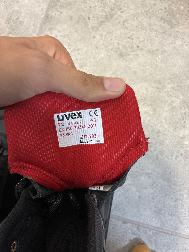 buty wysokie robocze uvex r42