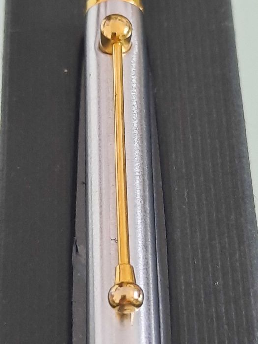 Długopis, srebrny z dodatkami zlotymi