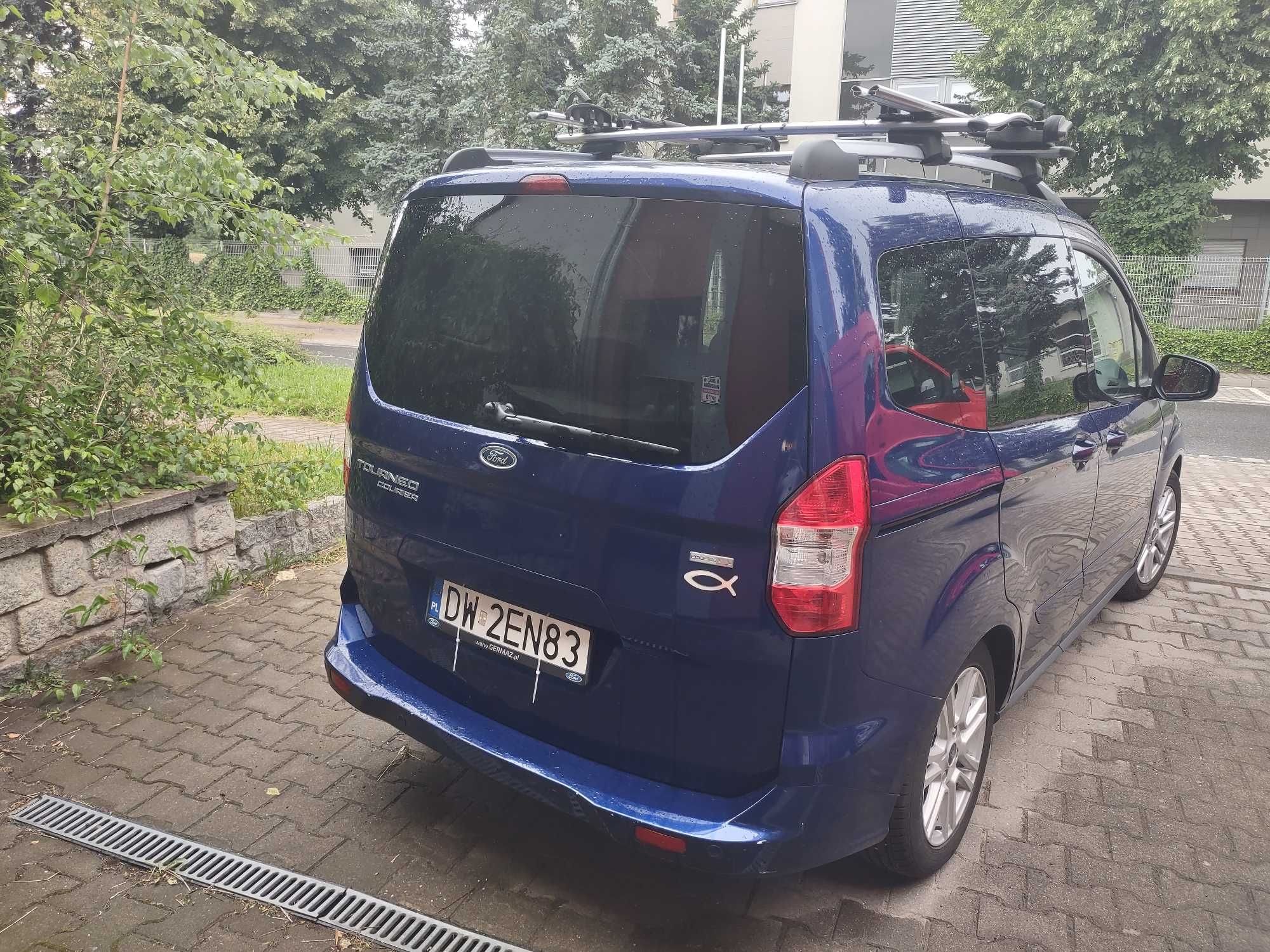 sprzedam samochód ford tourneo courier