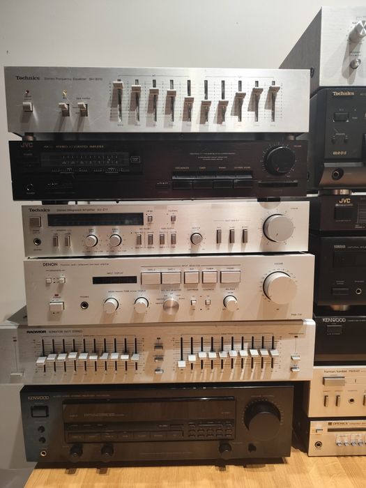 Wzmacniacz korektor tuner - cena za sztukę.