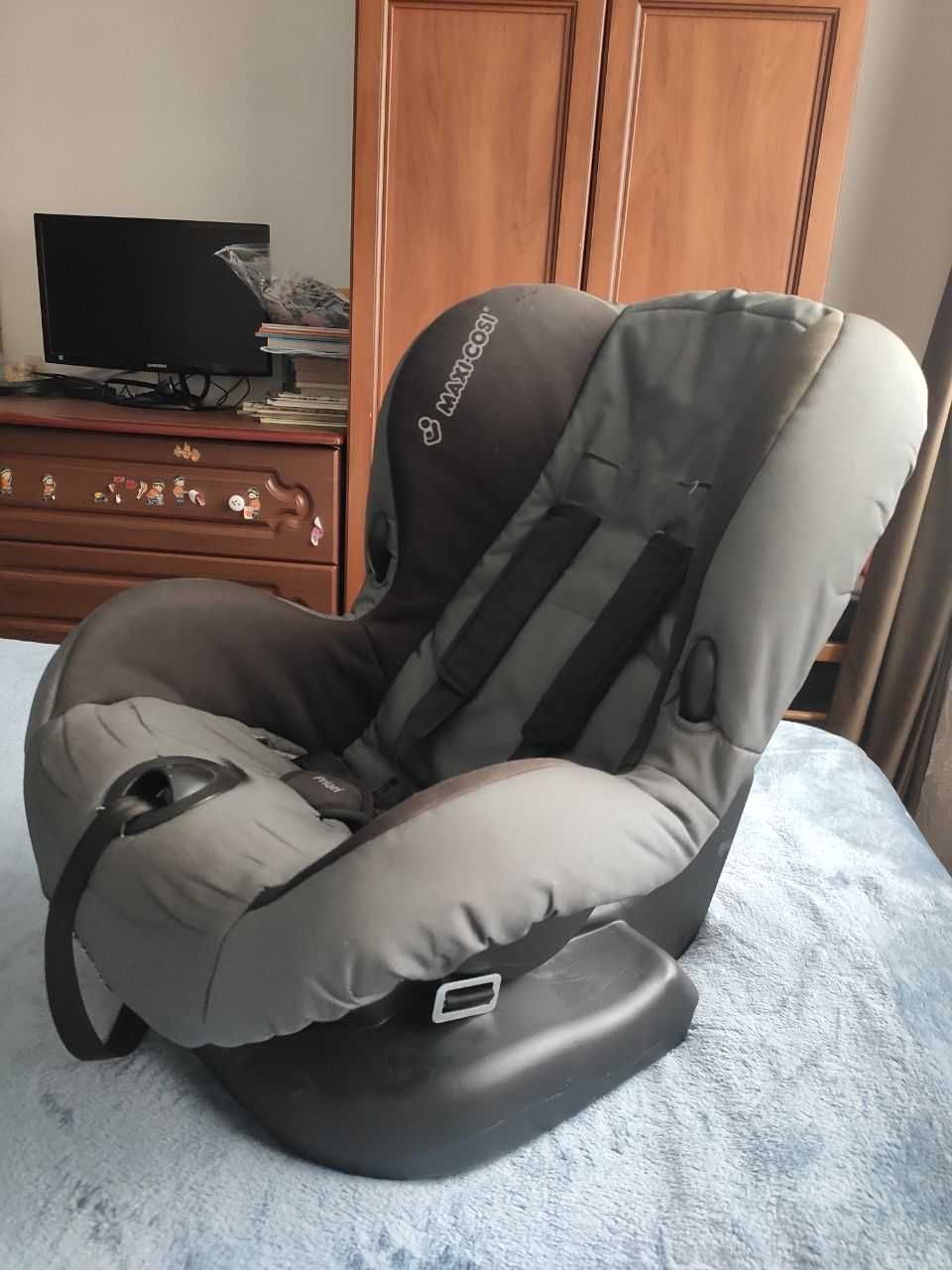 Автокрісло Maxi-cosi 9-18 universal