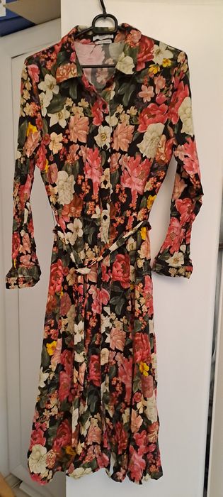 Sukienka Reserved 44