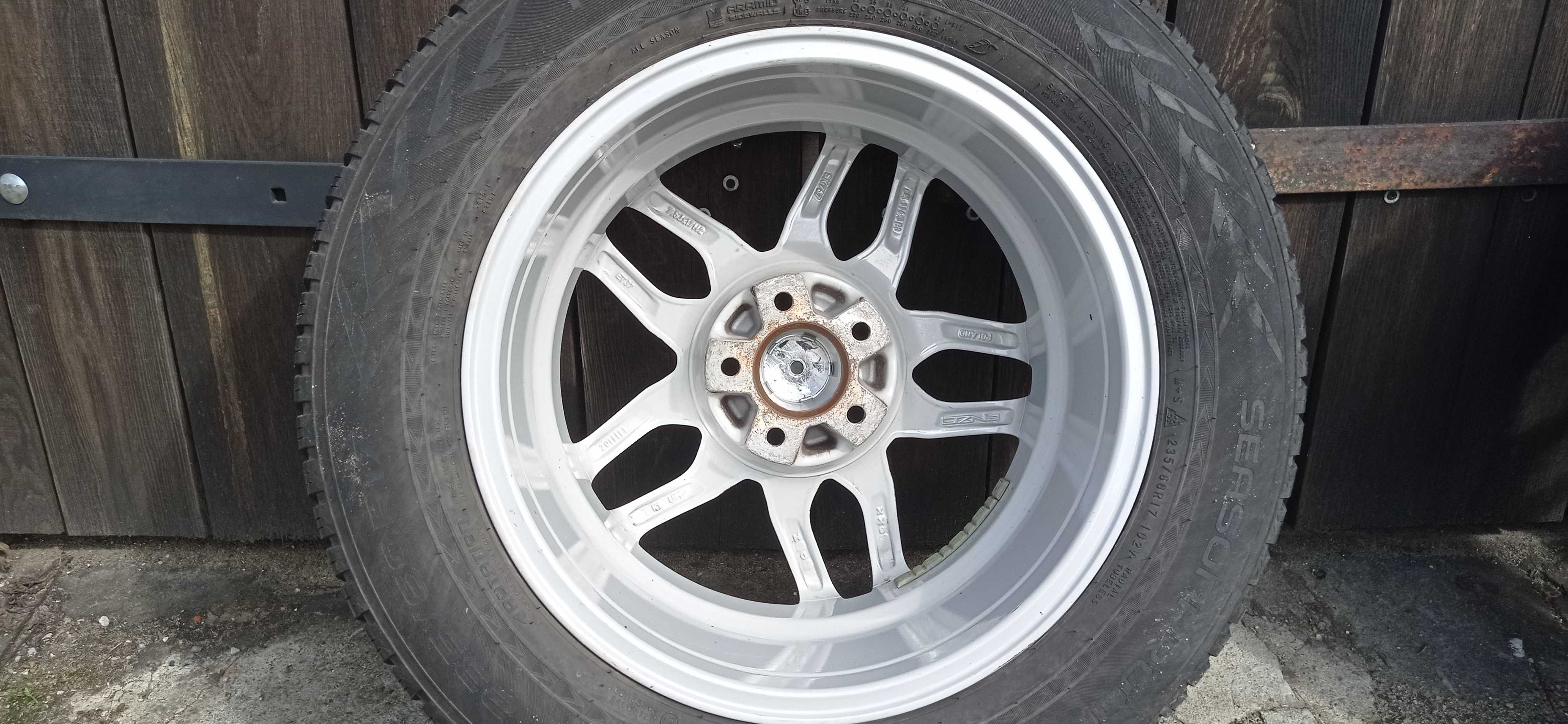 Felgi aluminiowe+opony Anzio Spark Polar + Nokian 17" SUV