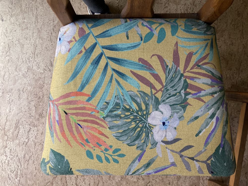 Mesa refeiçoes + cadeiras
