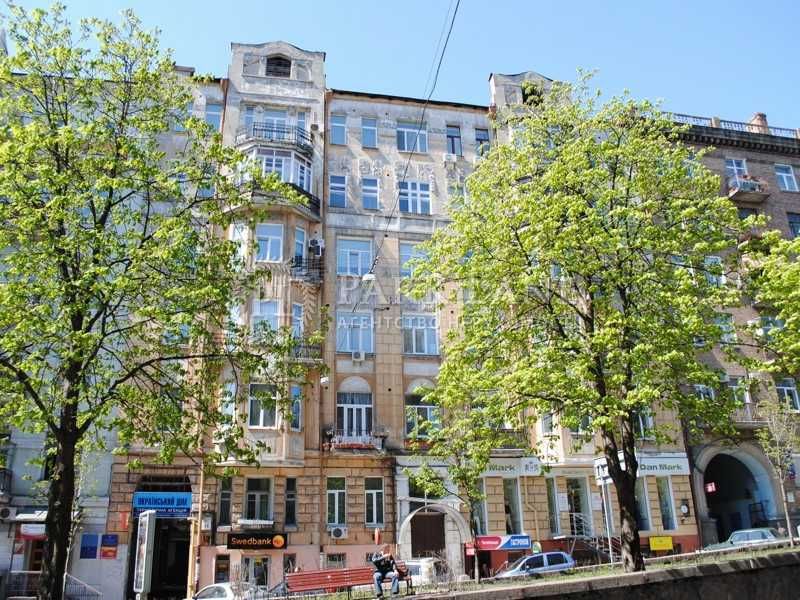 1-кімнатна з ремонтом в історичному будинку у центрі