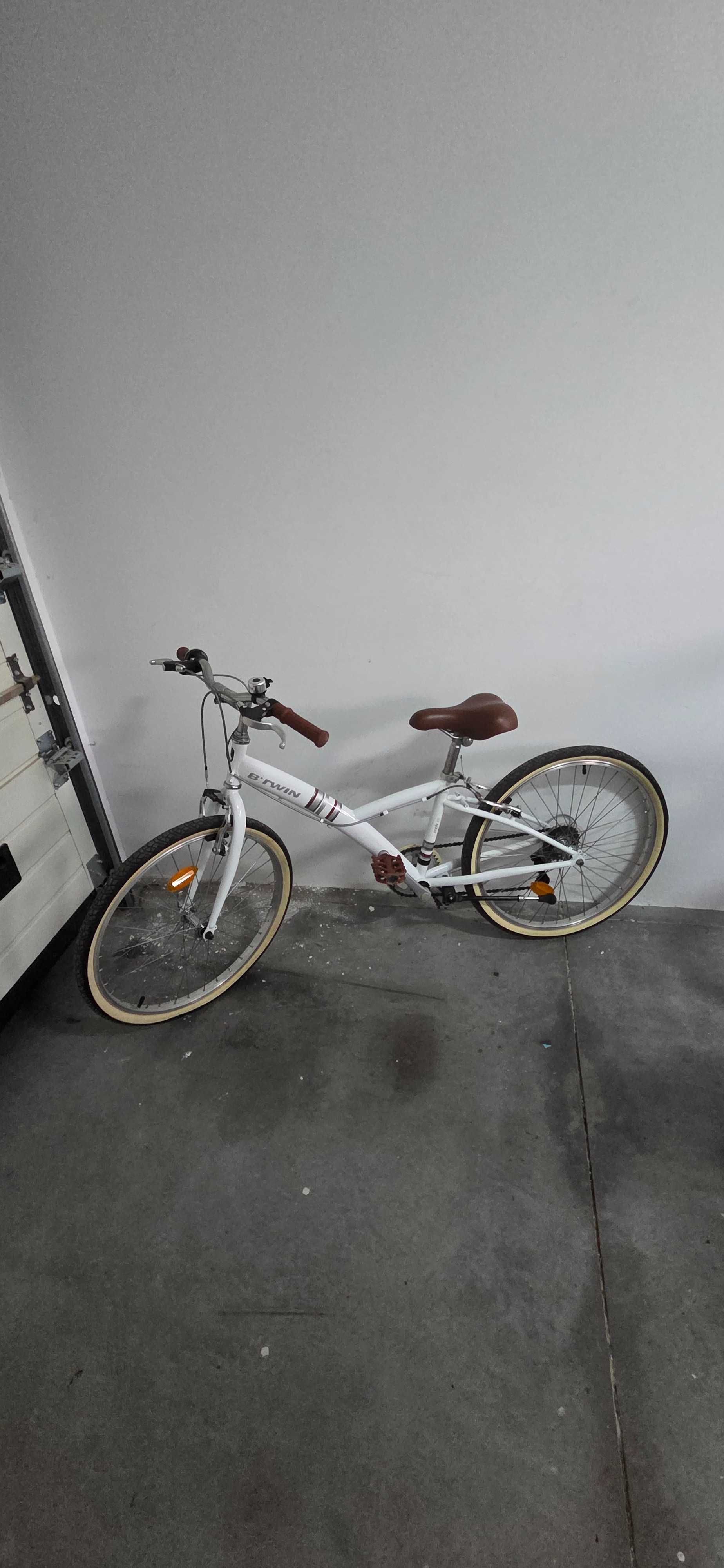 Bicicleta Decathlon B’TWIN Poply 300 criança