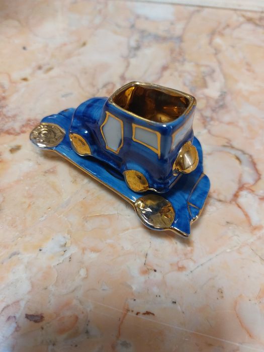 Conjunto de 2 miniaturas em porcelana