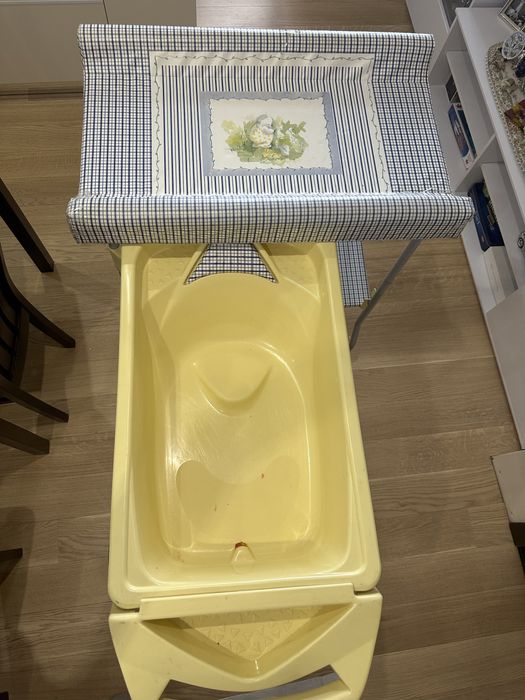 Пеленальный столик с ванночкой