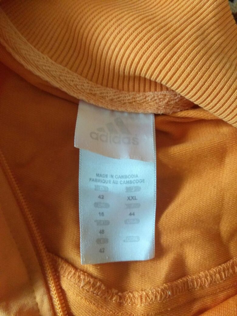Спортивная кофта Adidas.