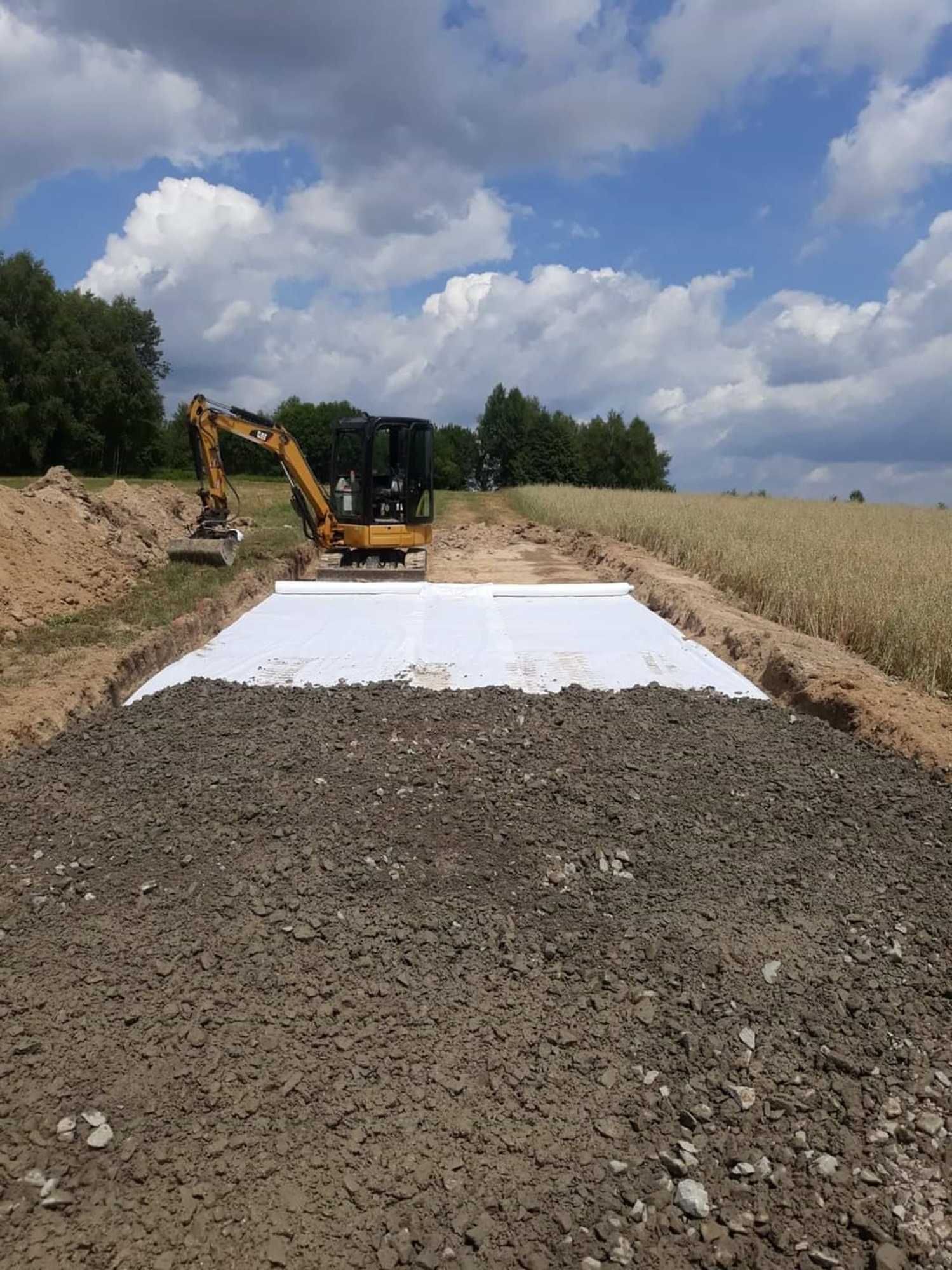 Geowłóknina na ujeżdzalnie, padok, lonżownik mata włóknina
