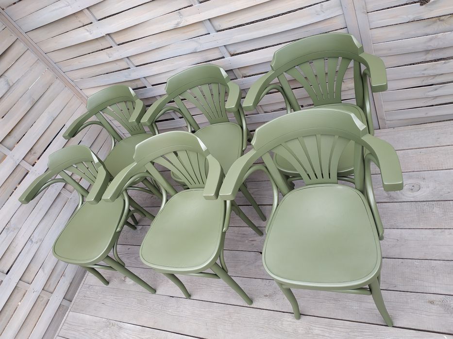 Fameg Thonet krzesła gięte z podłokietnikiem oliwkowe 35szt.