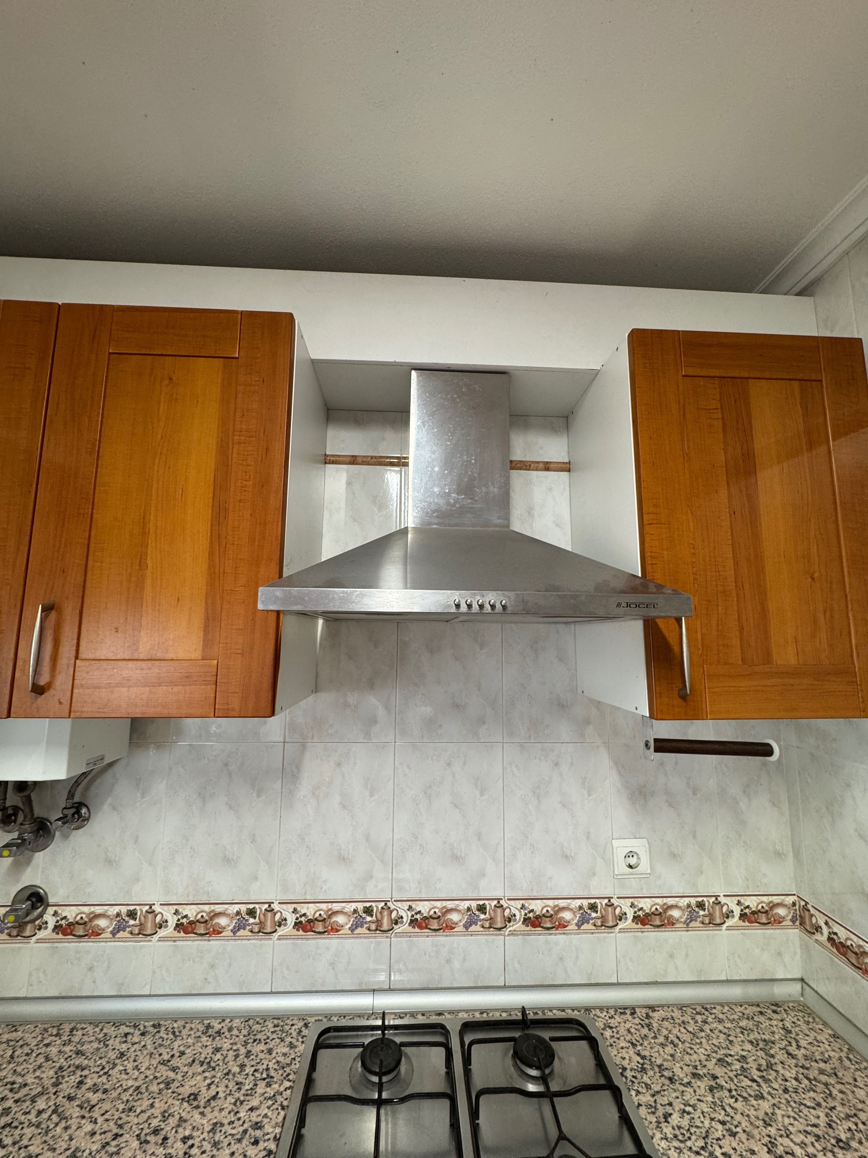 Móveis de cozinha com lava loiça exaustor e fogão incluído