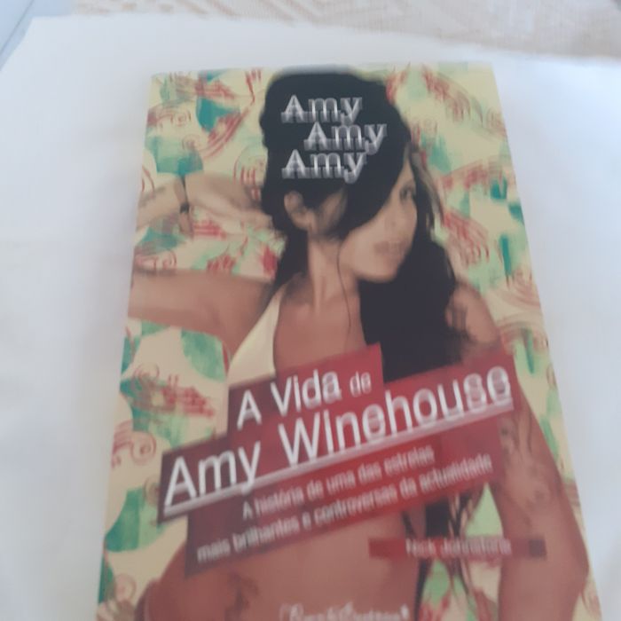 Livro de  a Vida de Amy Winehouse