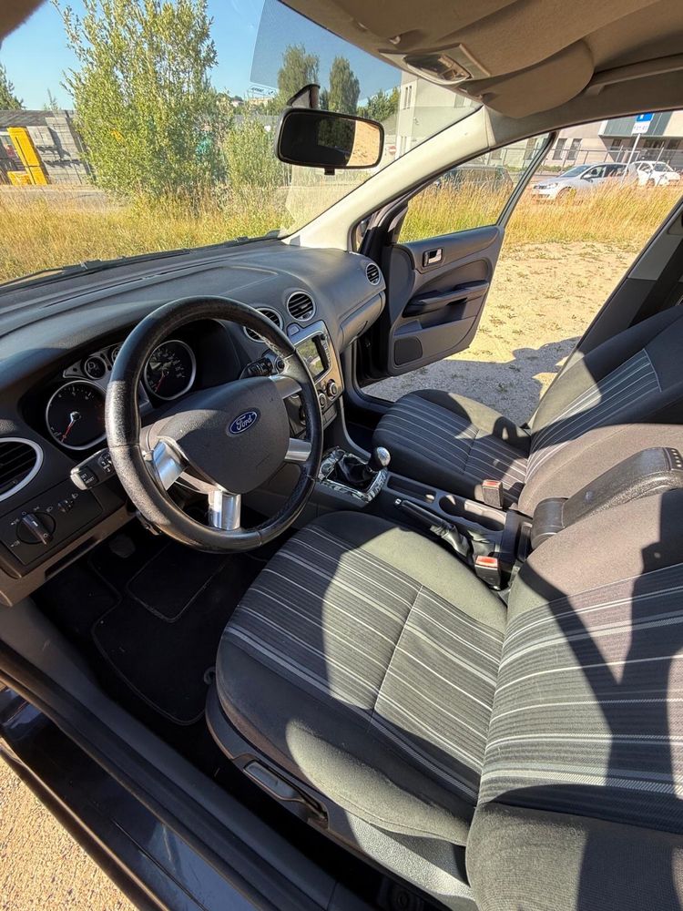 Ford Focus mk2 2008 1,6 benz hatchback