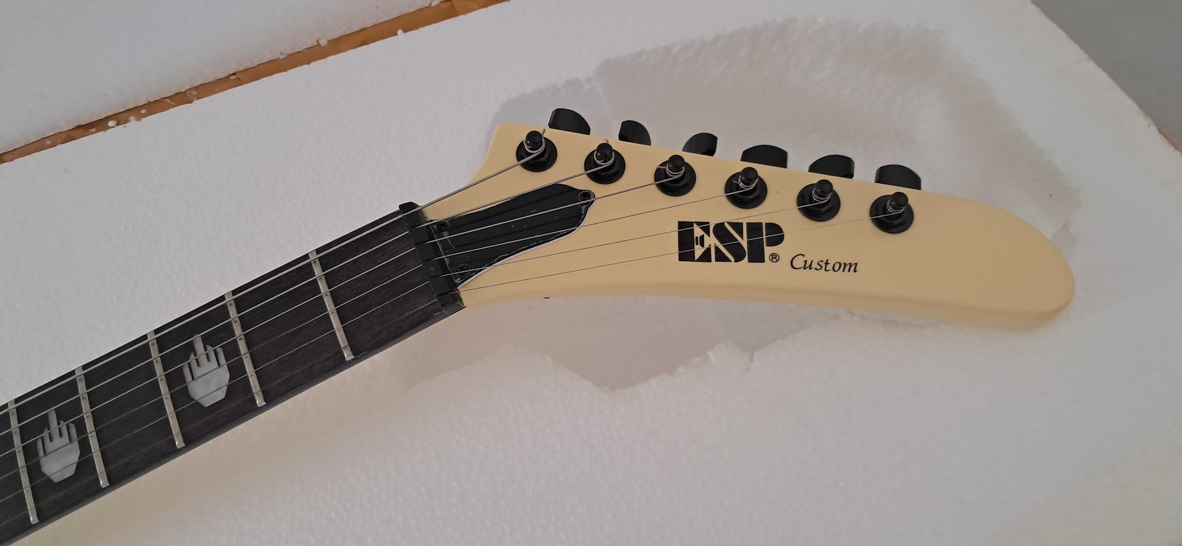 Guitarra elétrica ESP Custom Explorer Nova