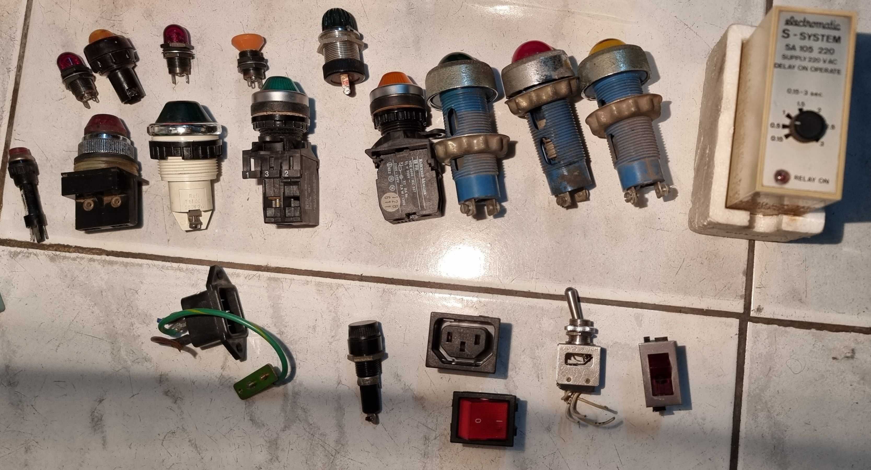 Componentes elétricos e eletrónicos