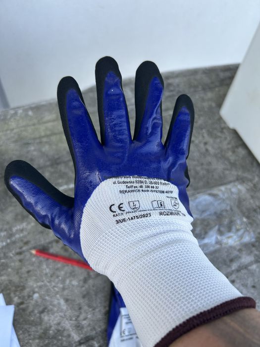 Rękawice robocze solidne mocne.