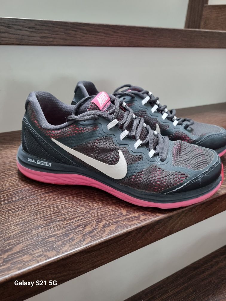 Nike dual fusion buty do biegania 37.5