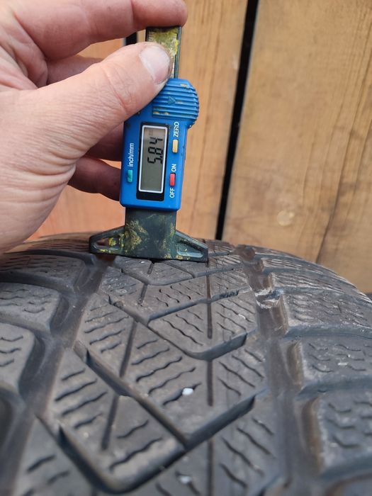 Dwie opony Pirelli Sottozero3 235/45/18 98V