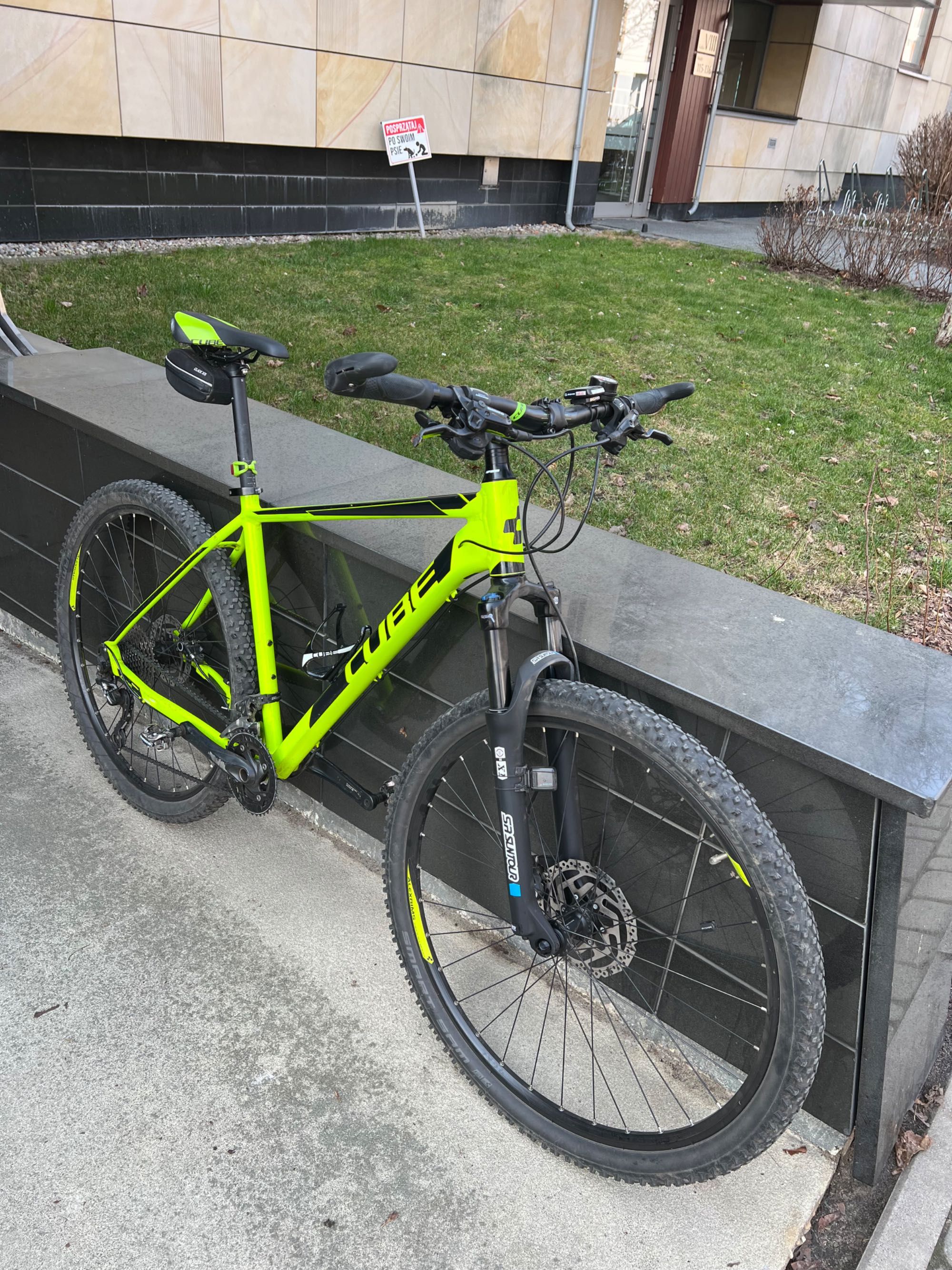 Cube Attention sl 29”