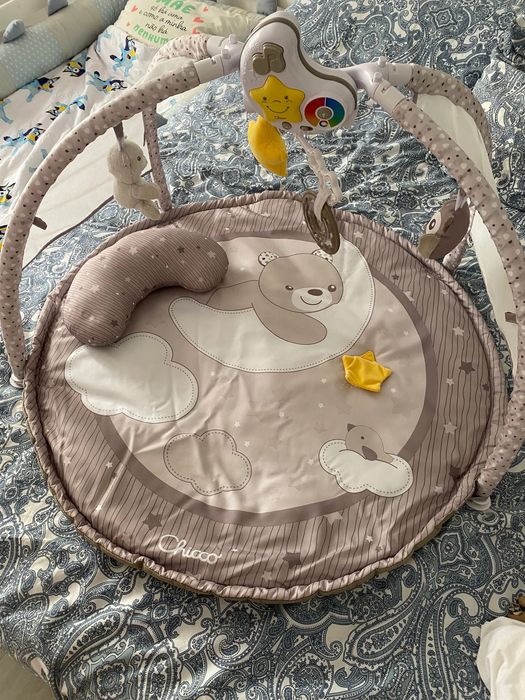 Tapete de atividades bebé