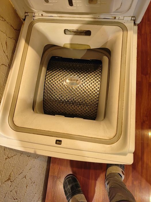 Пральна машина автоматична Whirlpool AWE 66710