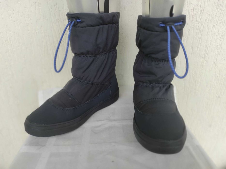 Сапожки  Crocs Women's LodgePoint Pull-on Boot р.36
