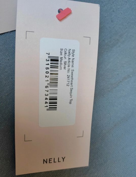 Nelly, cekinowy top w kształcie serca