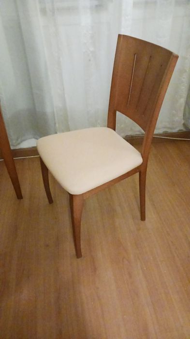 Mesa extensível com 6 cadeiras