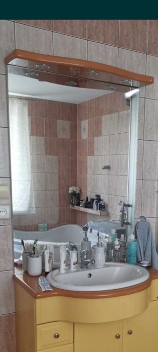 Szafka umywalka lustro