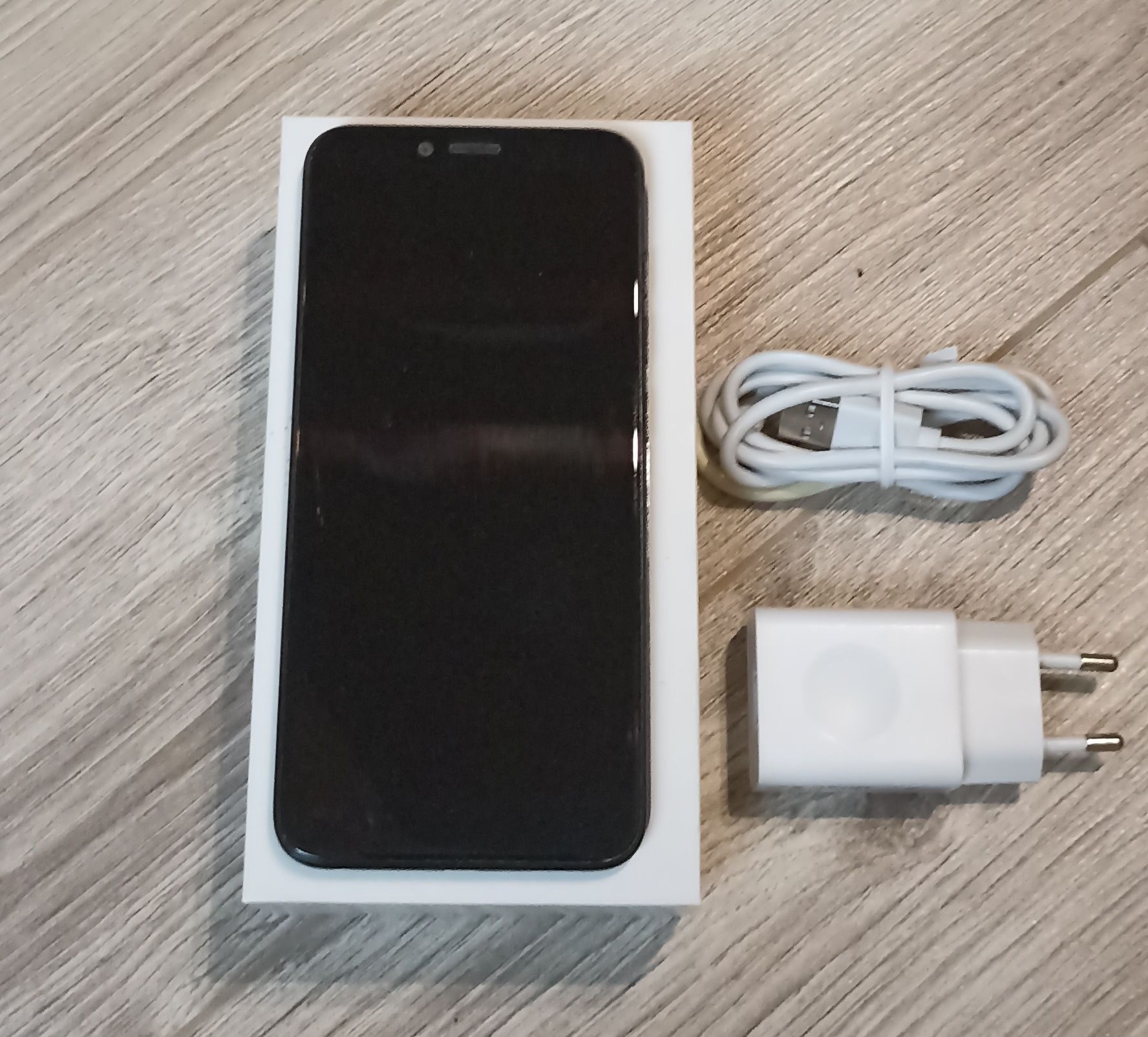 Lenovo K5 Play 3/32GB + mi band 4