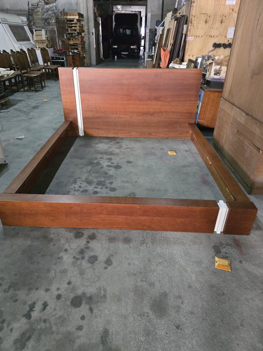 Cama casal sem colchão