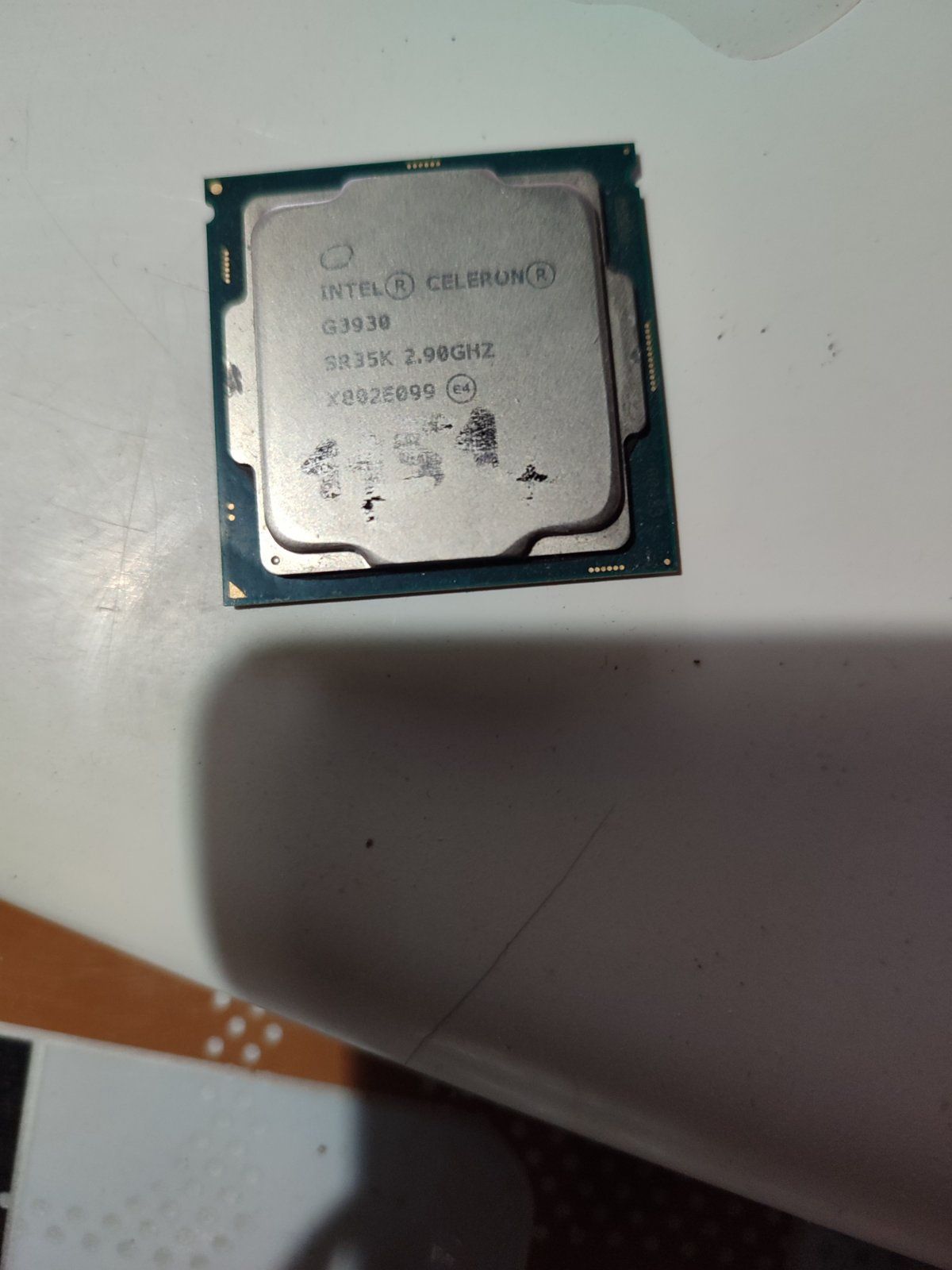 Продам процесор Intel G3930