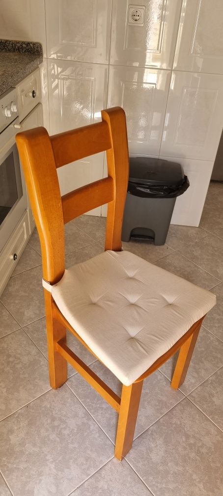 Mesa cozinha impecável