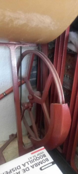 Máquina de Costura ALFA