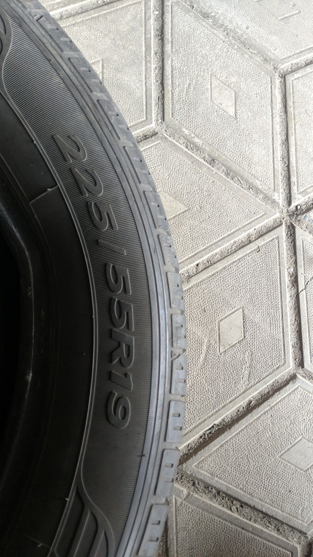 225/55R19 Goodyear комплект