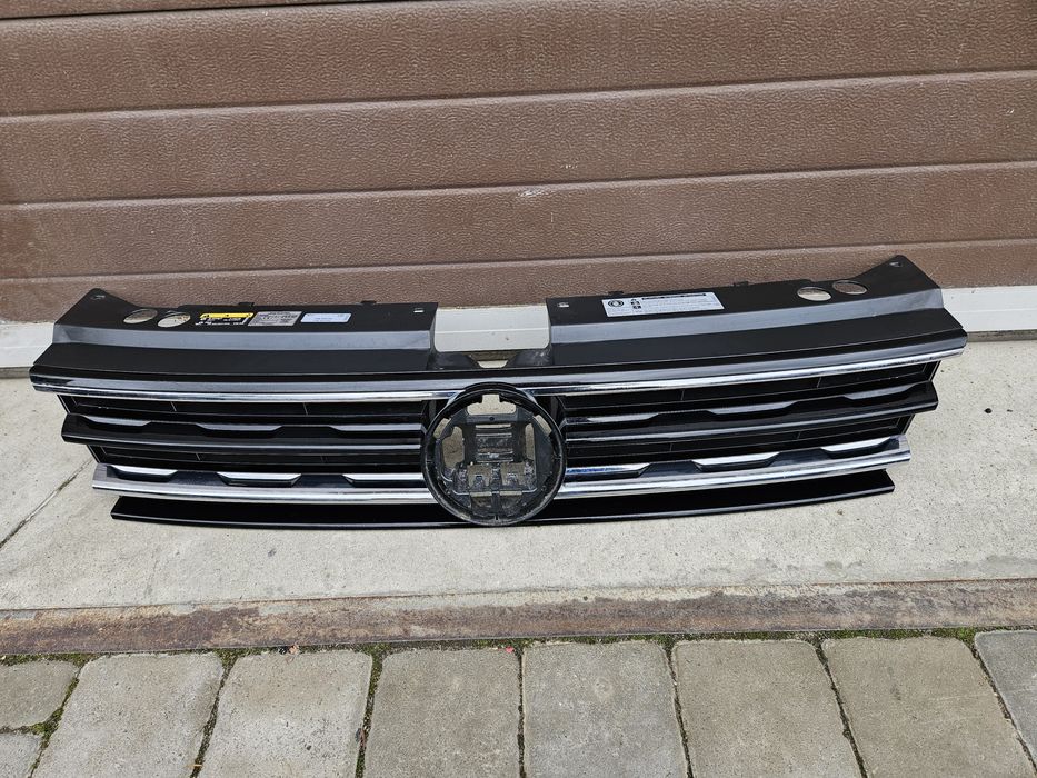 Решітка радіатора VW Tiguan 2016-2021р.