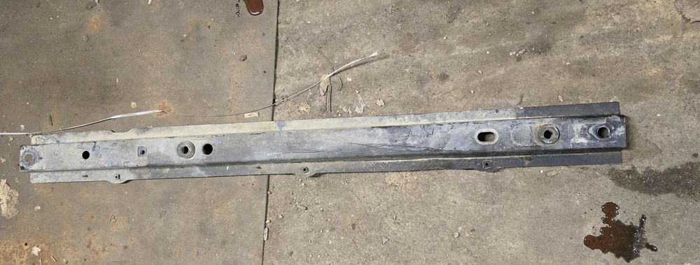 Renault trafic vivaro belka pod chłodnice wody 2.0dci wersja 06-14 rok