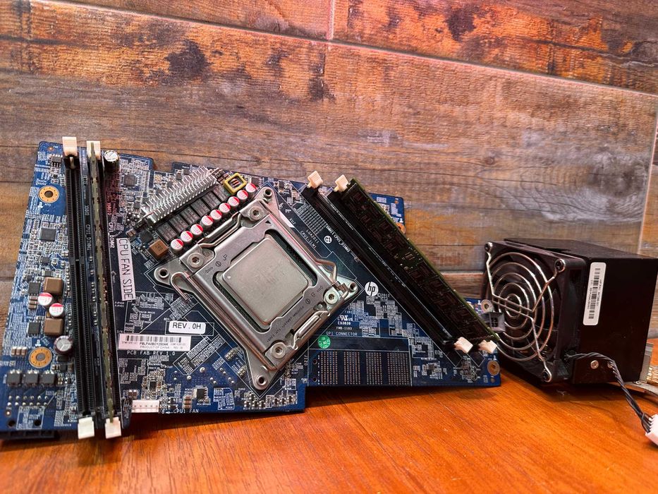 Сервер HP PCB FAB rev 1.0 s2011 /DDR3 16GB / XEON E5-1650 v1 / 72mm