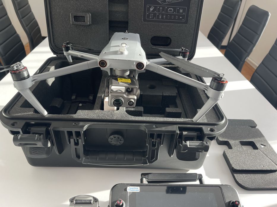 Квадрокоптер  дрон Autel EVO MAX 4T XE сама крута камера
