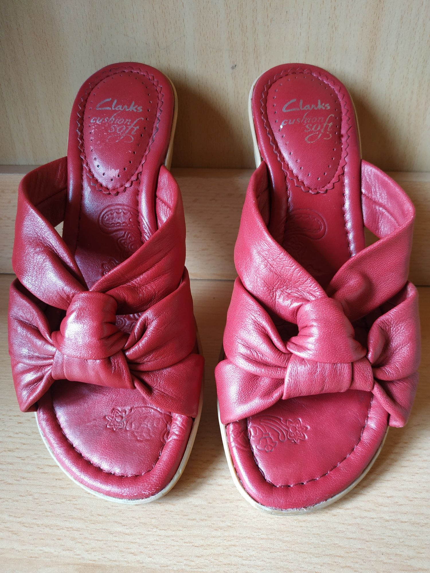 Klapki Clarks skóra rozmiar 36.