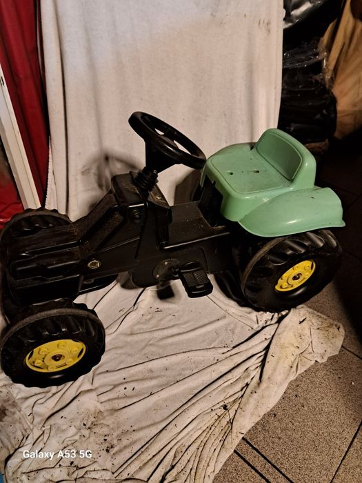 Brinquedos ( carrinhos e outros ) para criança