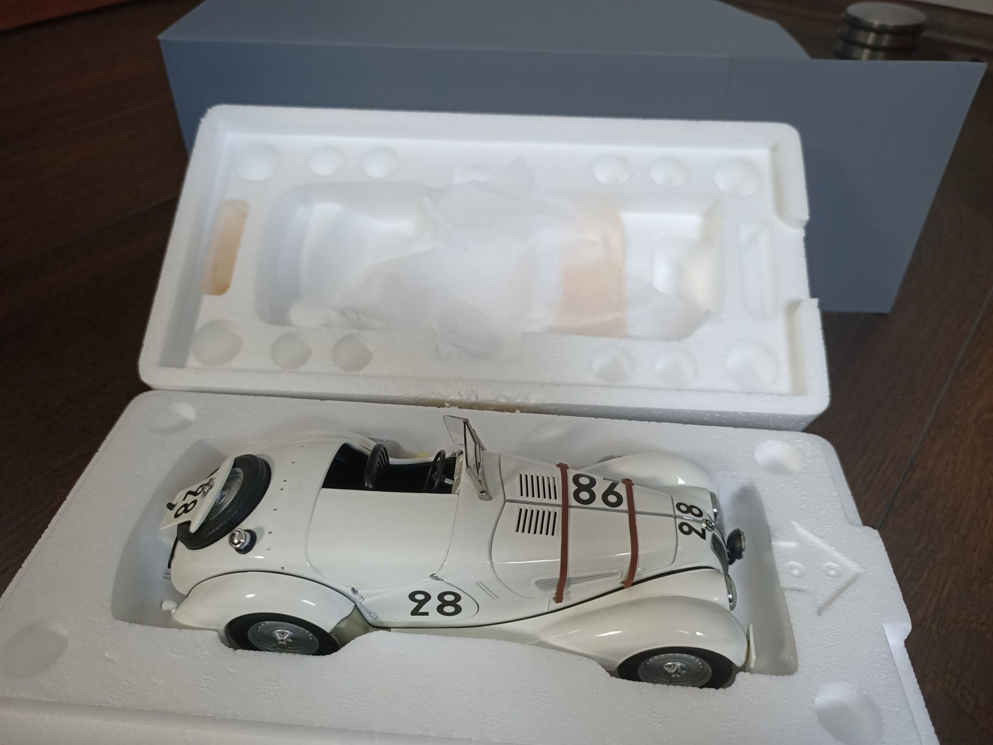 Model 1/18 AutoArt BMW 328 roadster 24h le Mans 1939 #28, 1:18