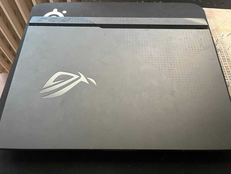 Продам ігровий ноутбук ASUS ROG STRIX G513RC