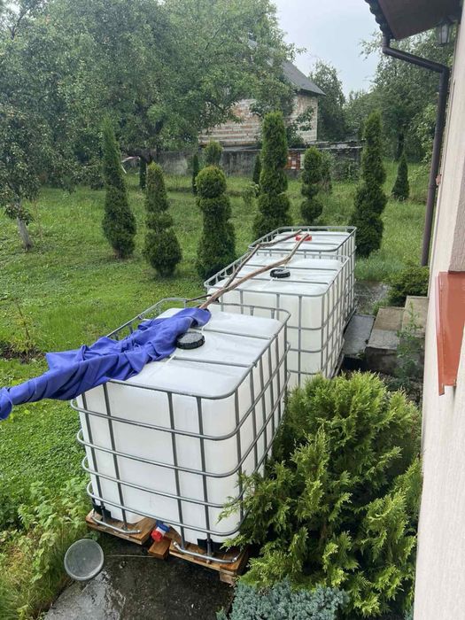 Кубовий бак для води 1000 л