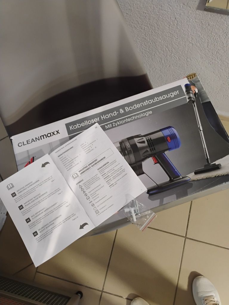 Nowy bezprzewodowy odkurzacz bezworkowy firmy Cleanmaxx