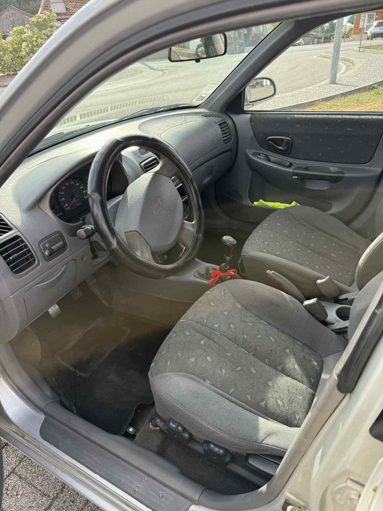 Hyundat accent 2000