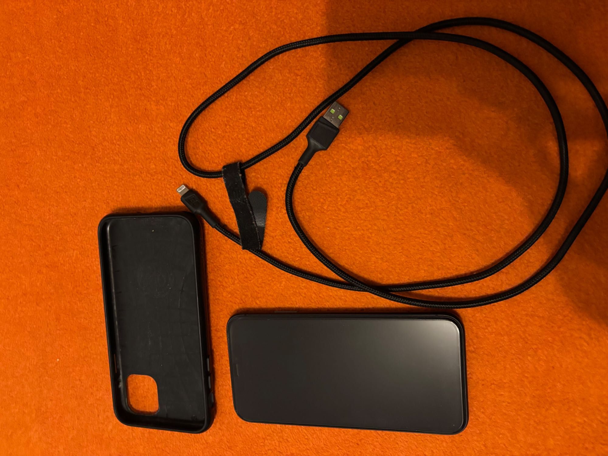 Sprzedam iPhone 11 64 GB – Bardzo Dobry Stan, Pełen Zestaw
