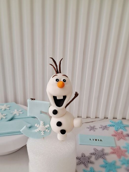 Olaf z masy cukrowej plus wybrana cyfra